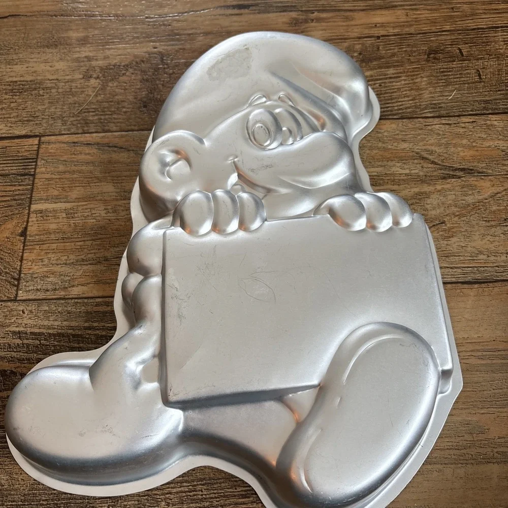 1983 Wilton Smurf Cake Pan Aluminum Mold Wallace Berrie Korea Vintage